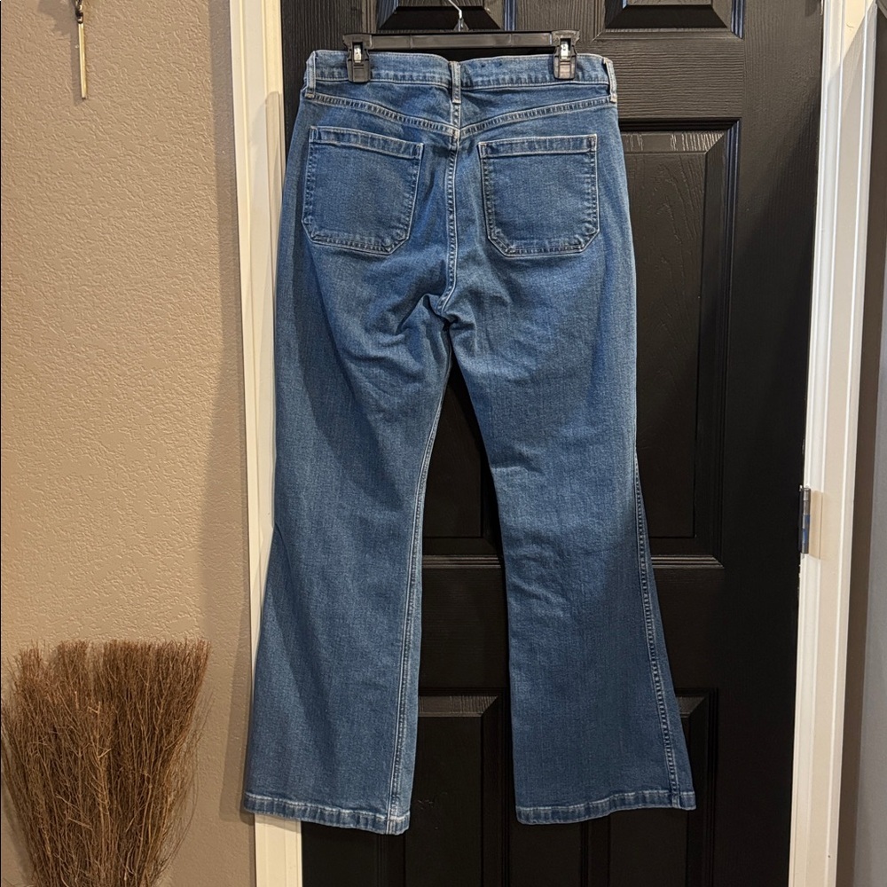 GAP Women's Flare Jeans in Blue - Picture 4 of 5